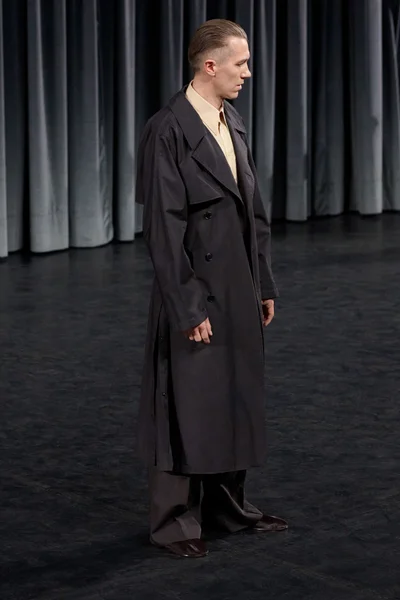 Look 2
